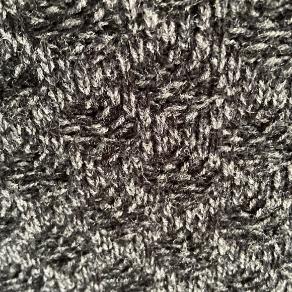 Gray Acrylic Sweater - Picture 4 of 4
